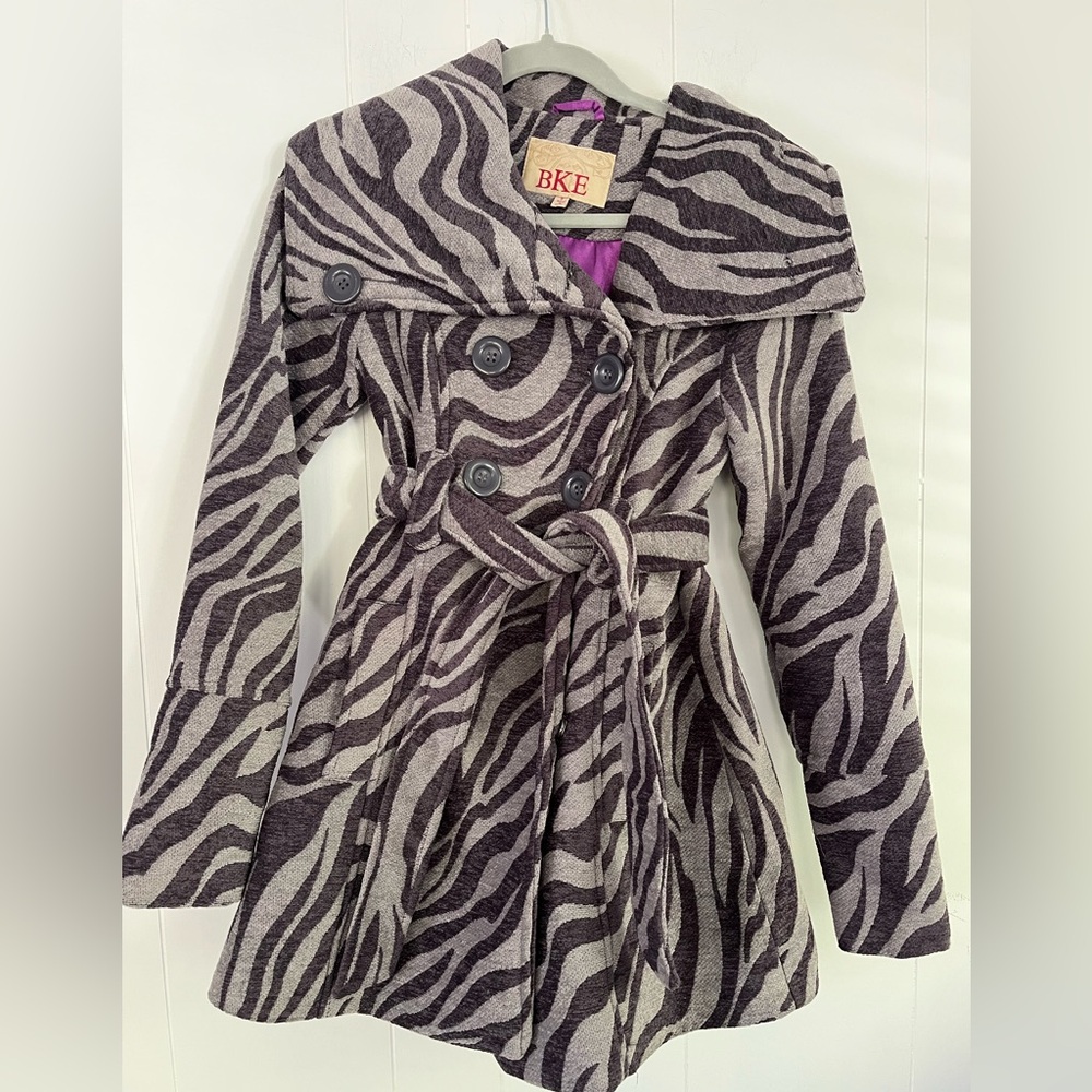 BKE Buckle Women’s Zebra Print Belted Peacoat with Purple Lining Size Small